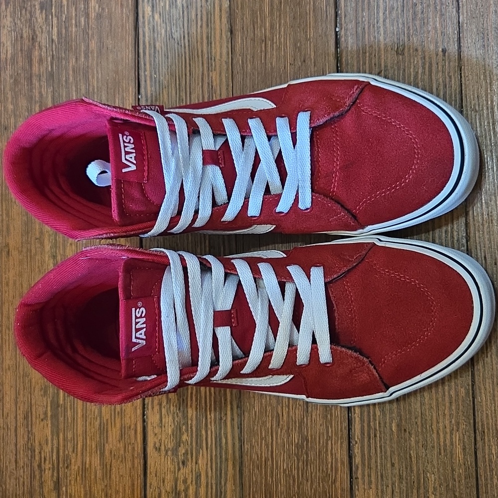 Vans Sk8-Hi ShoeLifestyle, Original Men's Red and White High-Top Sneakers